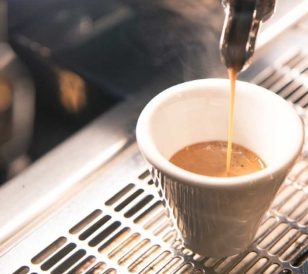 Com’è fatto il caffè decaffeinato? 